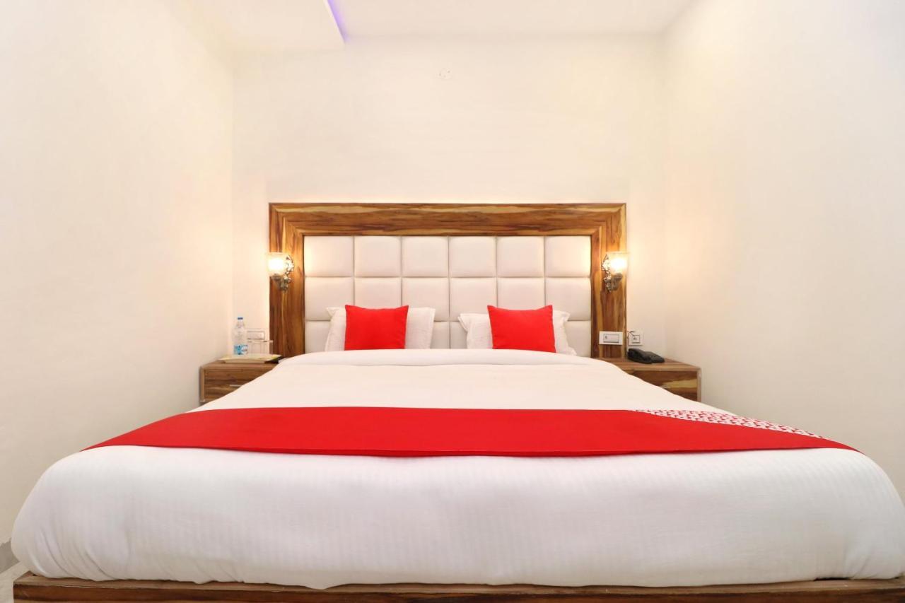 Hotel D Plaza Zirakpur Buitenkant foto