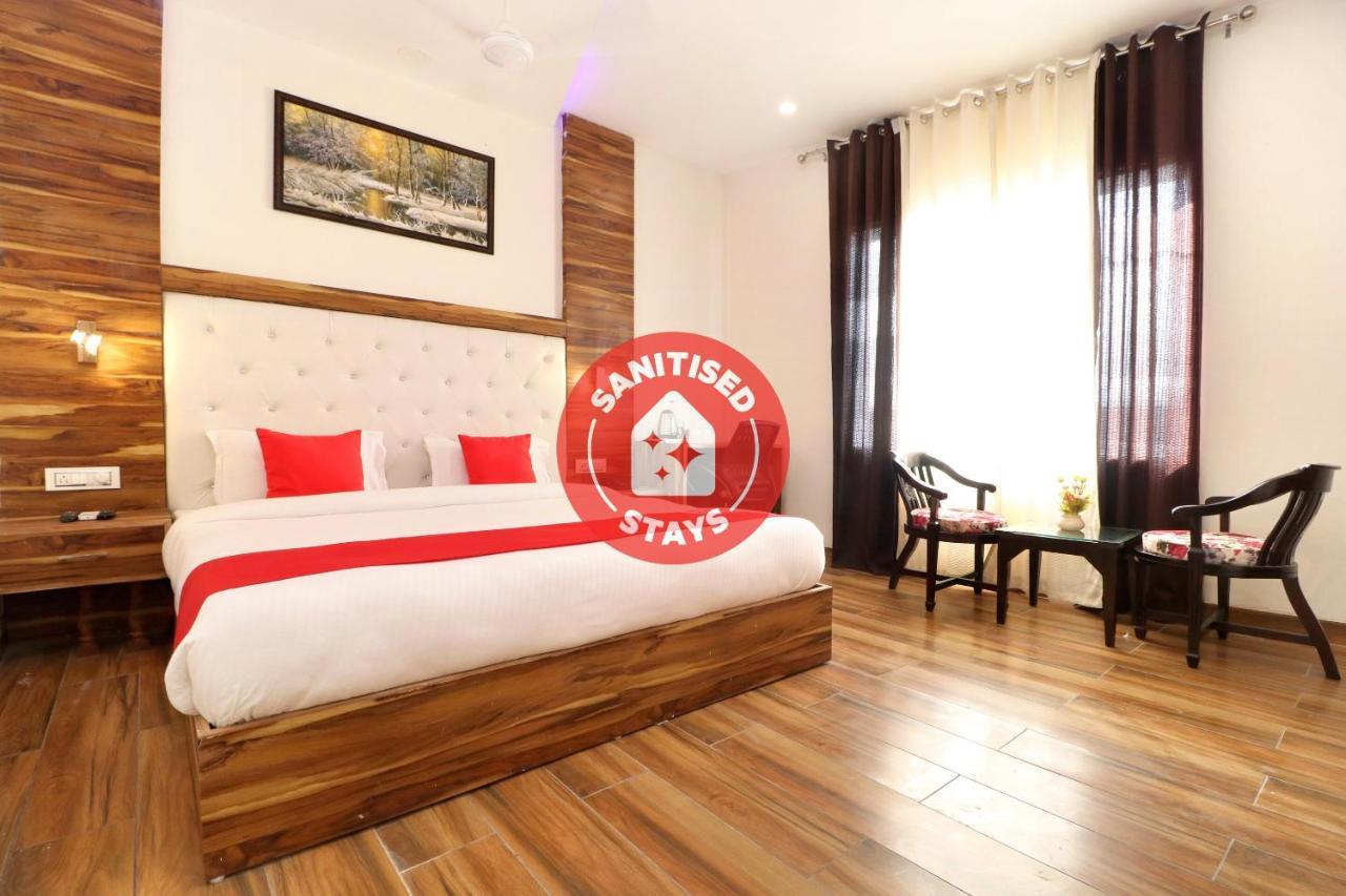 Hotel D Plaza Zirakpur Buitenkant foto