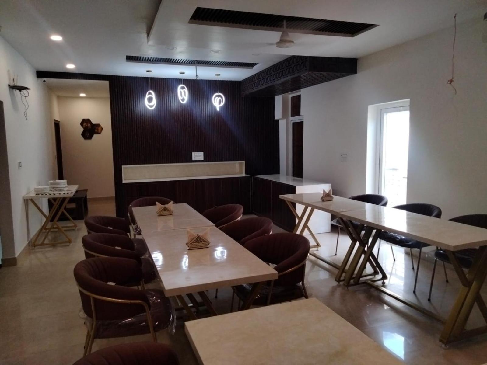 Hotel D Plaza Zirakpur Buitenkant foto