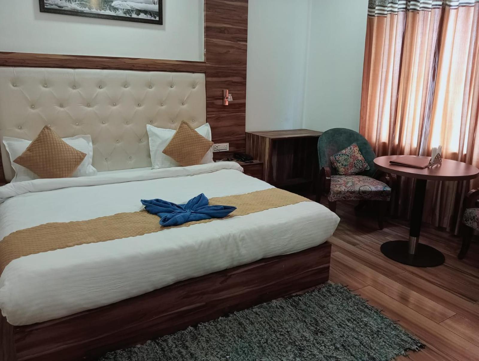 Hotel D Plaza Zirakpur Buitenkant foto
