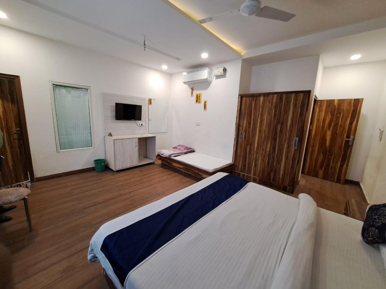 Hotel D Plaza Zirakpur Buitenkant foto