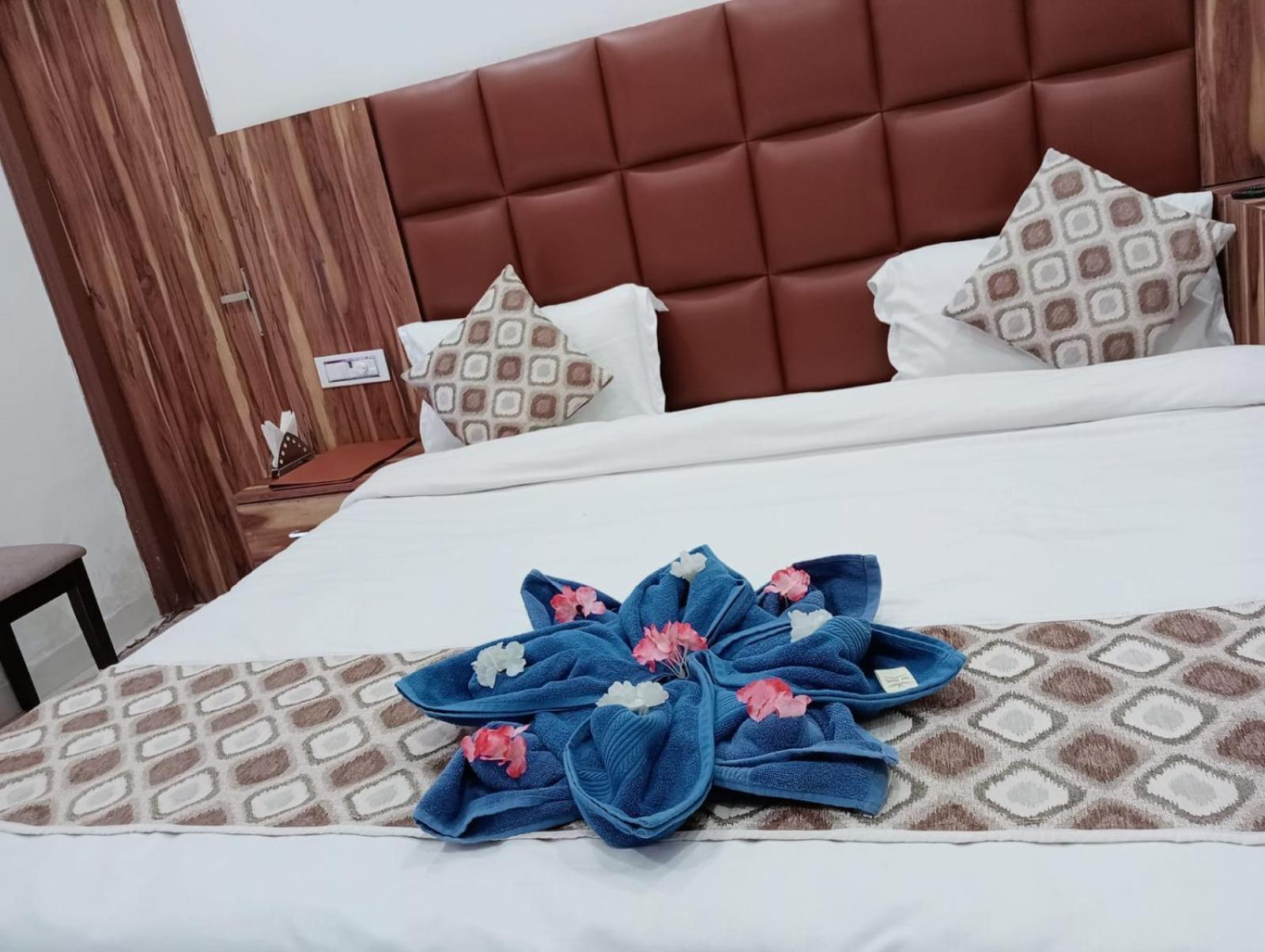 Hotel D Plaza Zirakpur Buitenkant foto