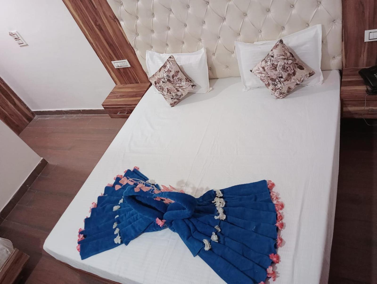Hotel D Plaza Zirakpur Buitenkant foto
